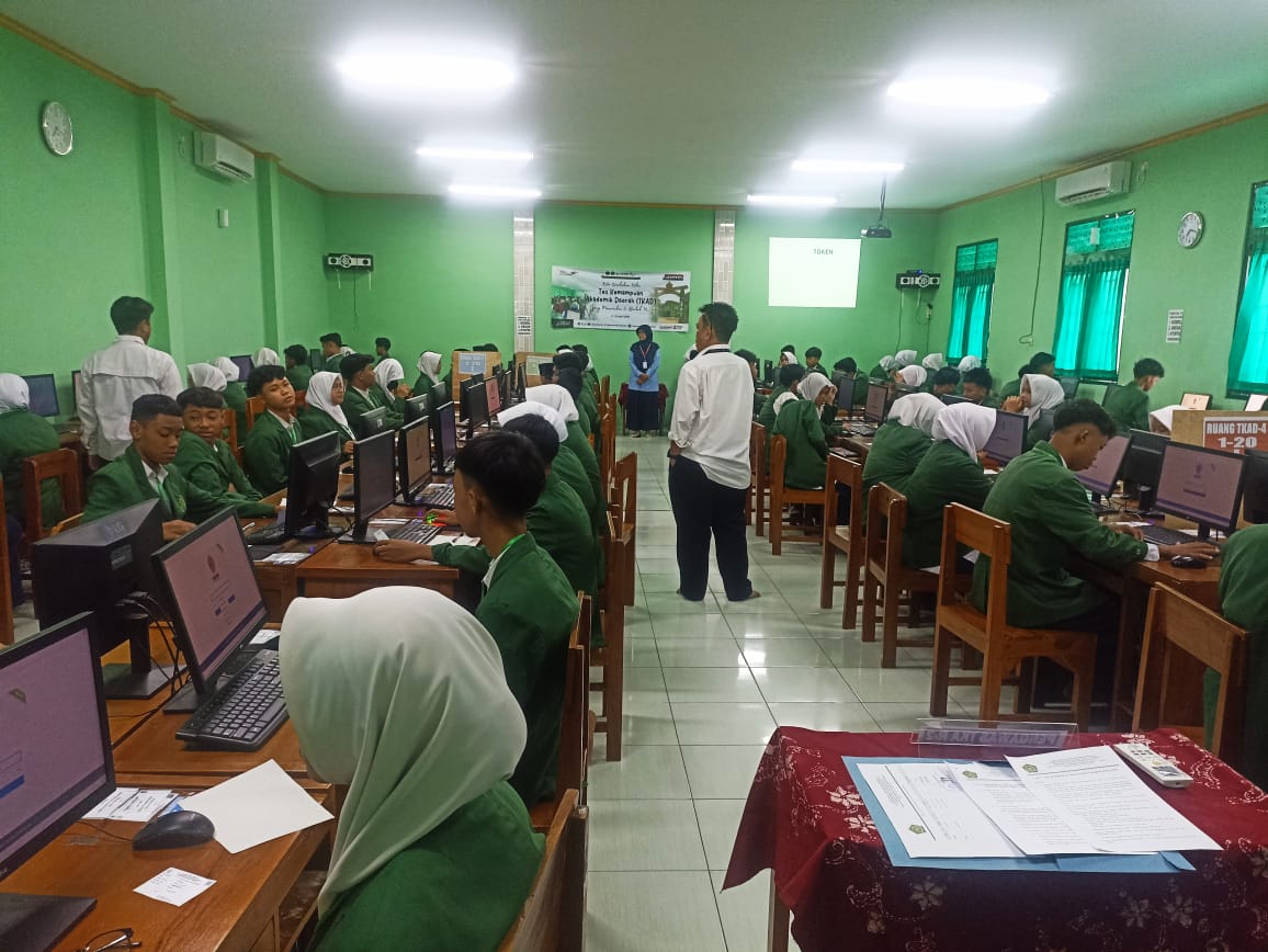Berbekal Persiapan Matang, Siswa Kelas IX MTsN 9 Bantul Optimistis Tuntaskan Ujian IPA Hari Pertama